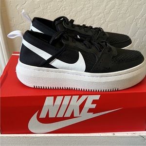 Nike Court Vision Alta TXT Platform shoes Black / White size 9